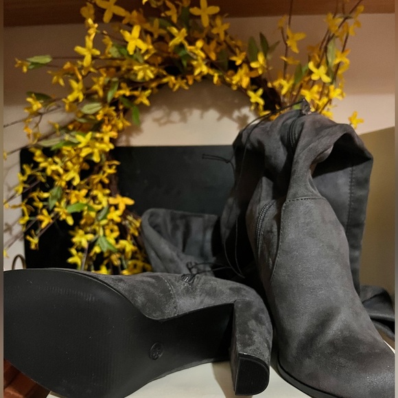 A New Day “Nikka” grey thigh high boots. - Picture 1 of 2